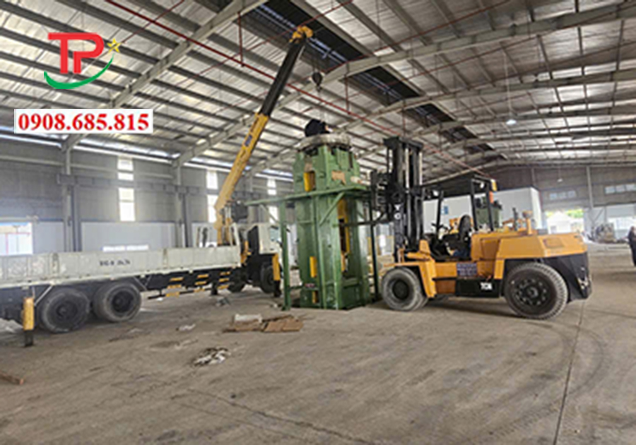 cho-thue-xe-nang-tphcm4