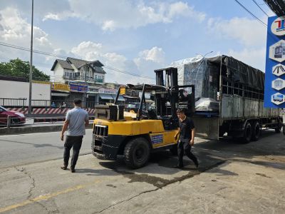 Nâng hạ máy móc tại Long An